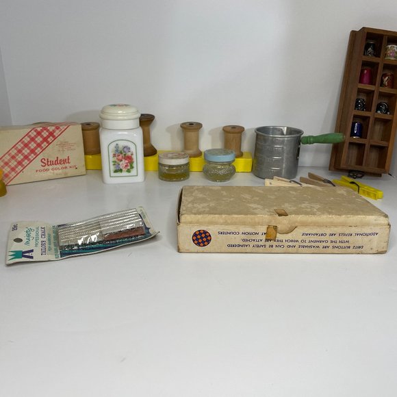 Vintage Dritz Button-Maker Kit and Majesty Tailor's Chalk - Picture 7 of 11